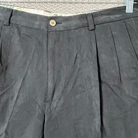 Tommy Bahama Chino Shorts Mens Size 34 Black Silk Cotton Blend Pleated Front - Picture 2 of 10